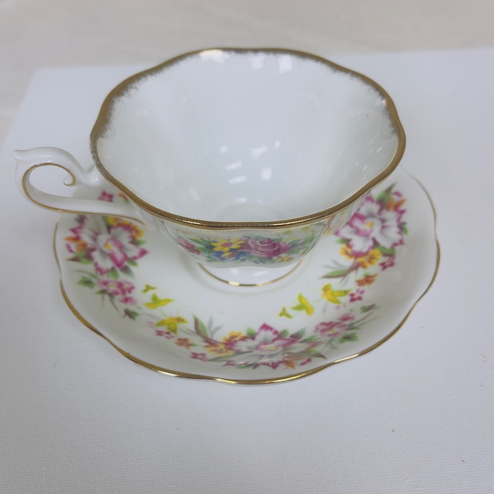 Vintage Royal Albert bone china tea cup with saucer